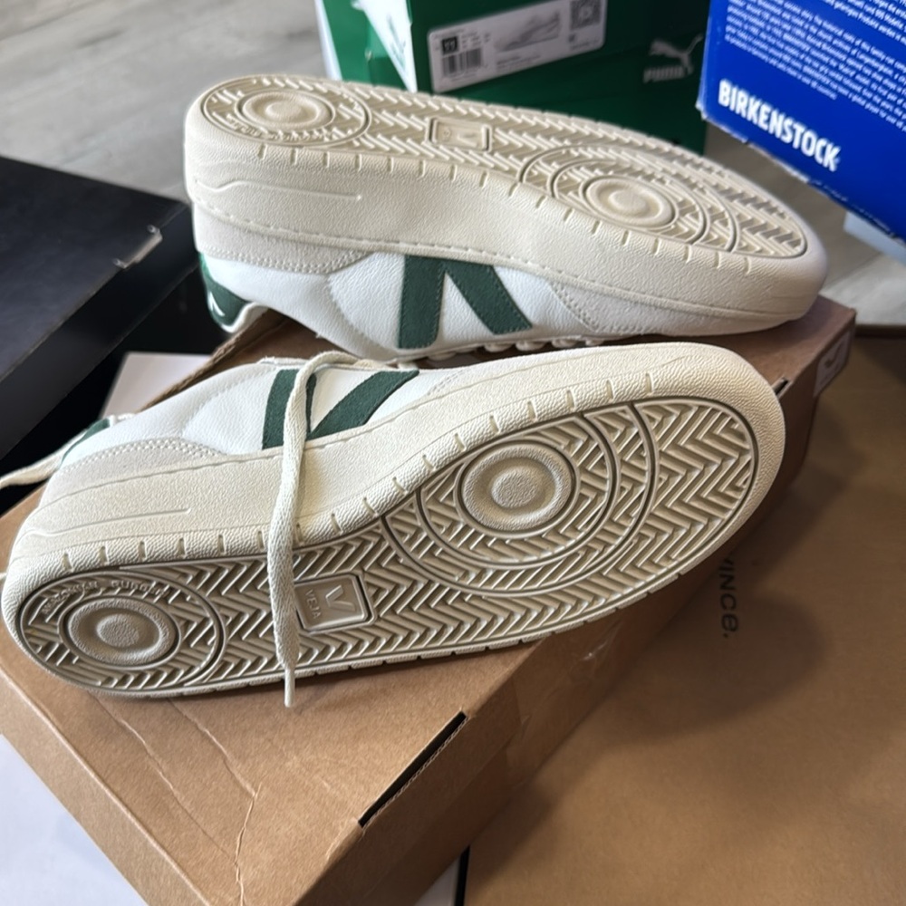 VEJA V-90 trainer in white/green - Picture 7 of 10